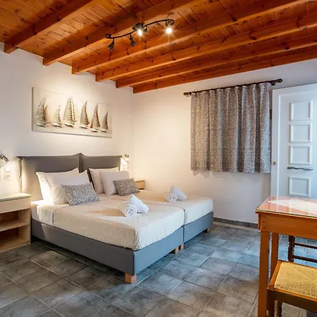 Standard Double Village-mountain View Second Floor Apartment Parikia (Paros)